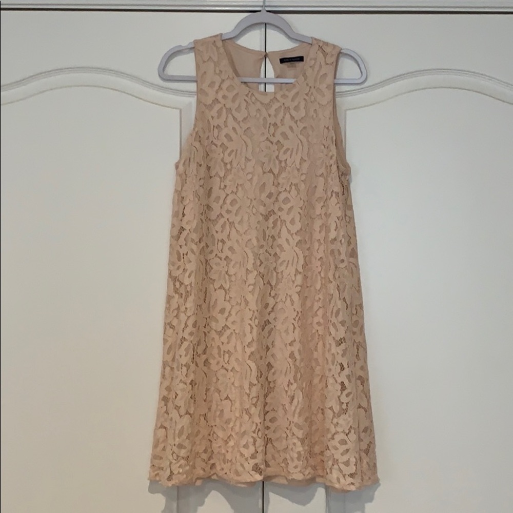 Lace sleeveless dress